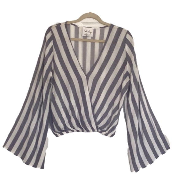 Sadie & Sage Bell Sleeve Blouse - Picture 2 of 9